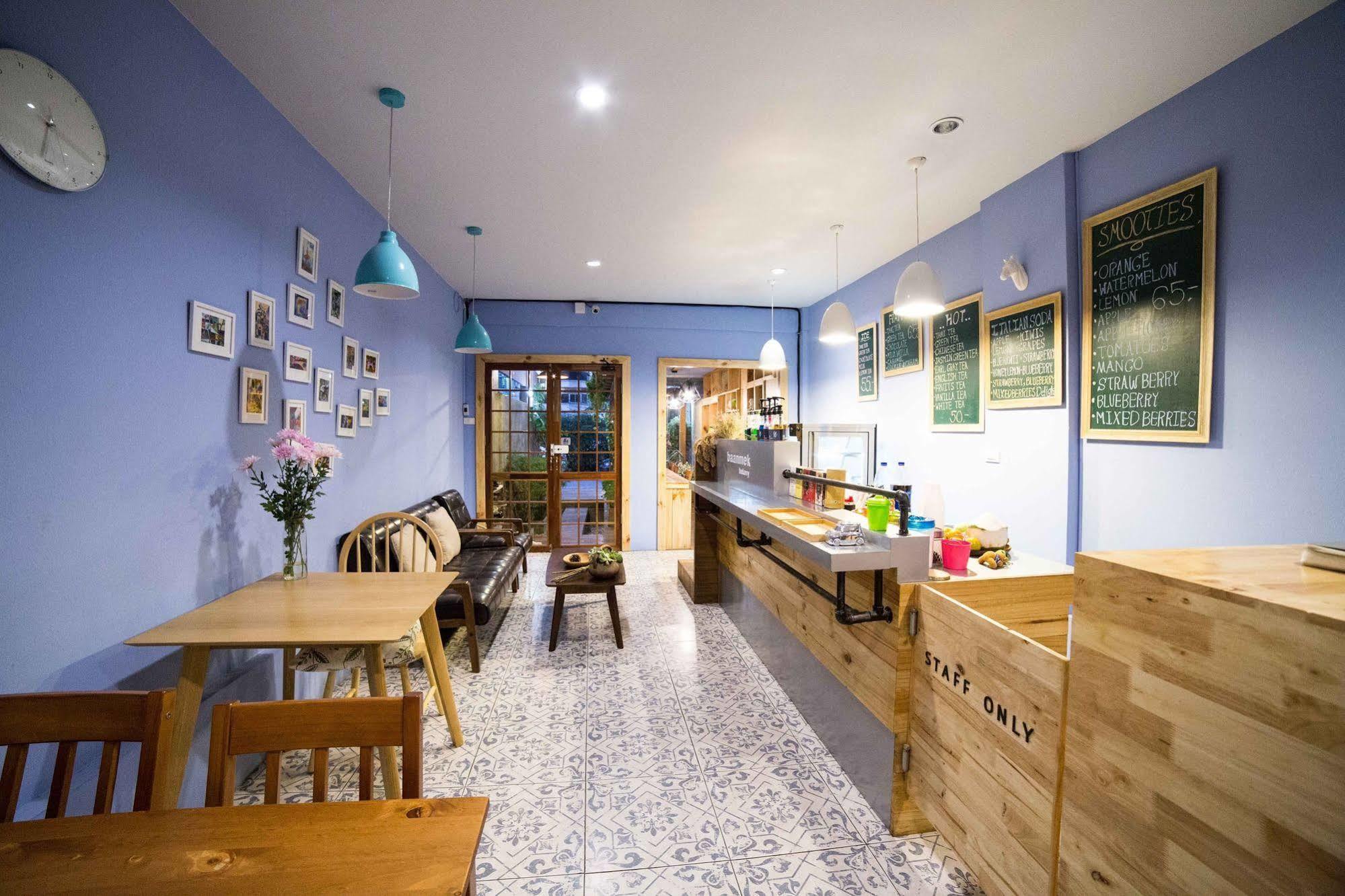 Baan Mek Hostel Чиангмай Екстериор снимка