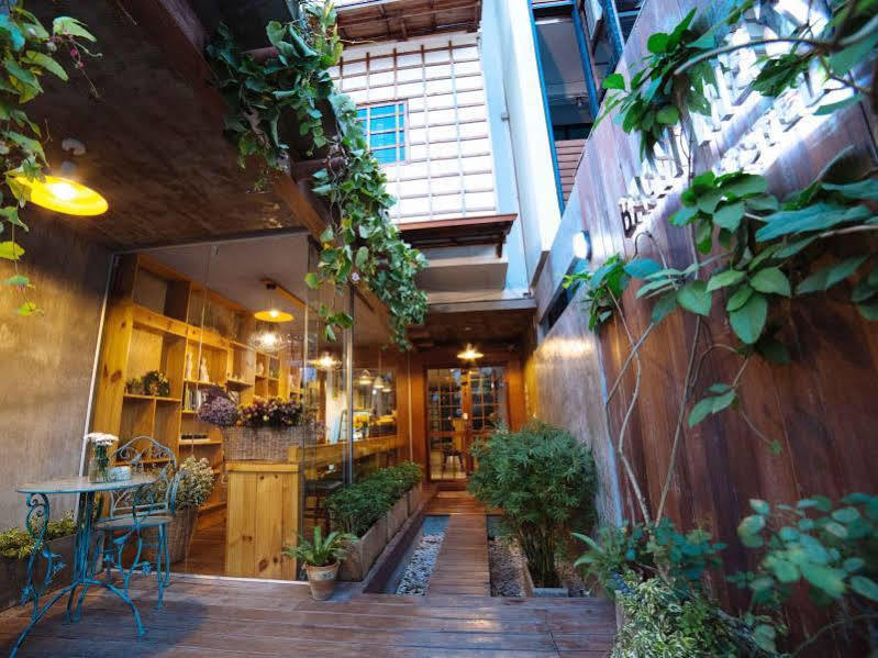 Baan Mek Hostel Чиангмай Екстериор снимка