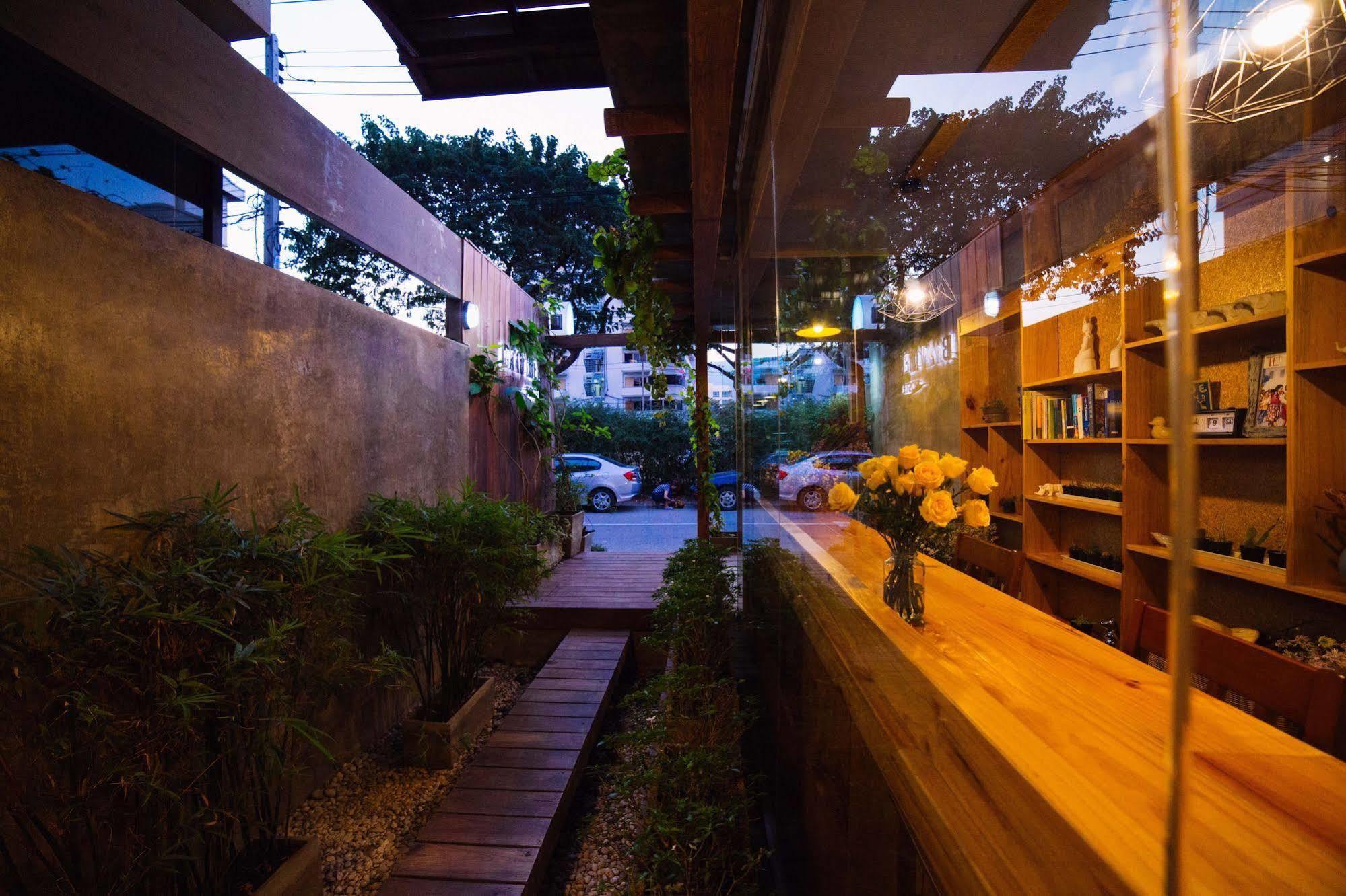 Baan Mek Hostel Чиангмай Екстериор снимка
